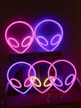 Load image into Gallery viewer, Alien led light for wall