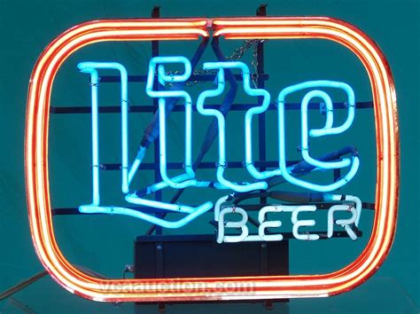 Lite beer neon sign