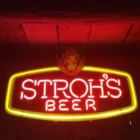 Stroh's beer neon sign