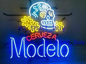 Modelo sugar skull neon sign