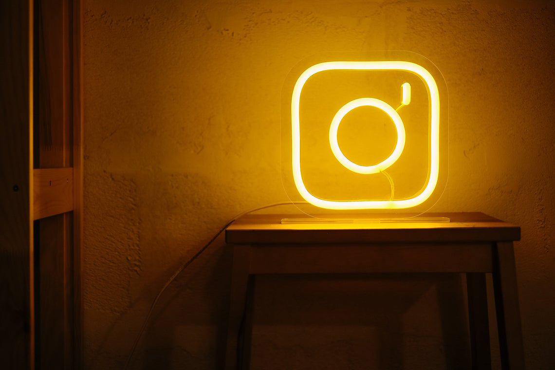 Premium Photo | Neon lights instagram logo 3d illustration